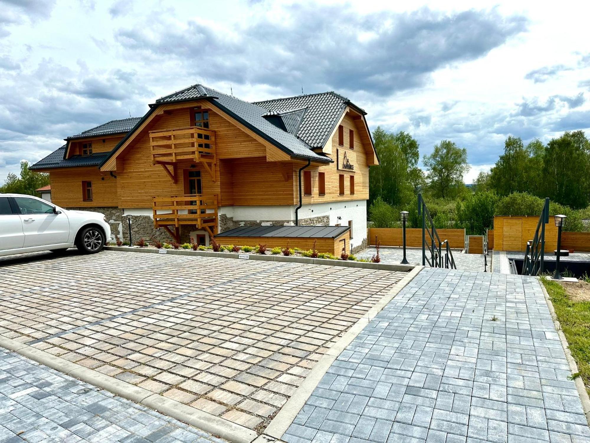 Apartman Na Hurce Horni Plana Ngoại thất bức ảnh